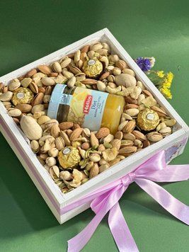 Їстівний подарунок з горішками джемом та цукерками 34896 фото