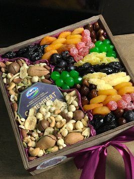 Подарунок з сухофруктами горішками та сиром 34859 фото